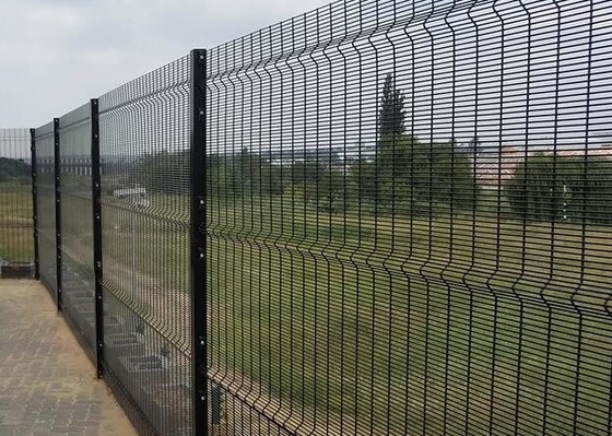 Powder Coated 3.5mm Anti Climb Fencing 358 Prison Mesh Security 2.4m Height