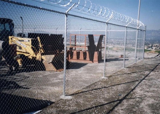 Hot Dipped Galvanized Steel Chain Link Fencing , L30m Chain Link Security Gate